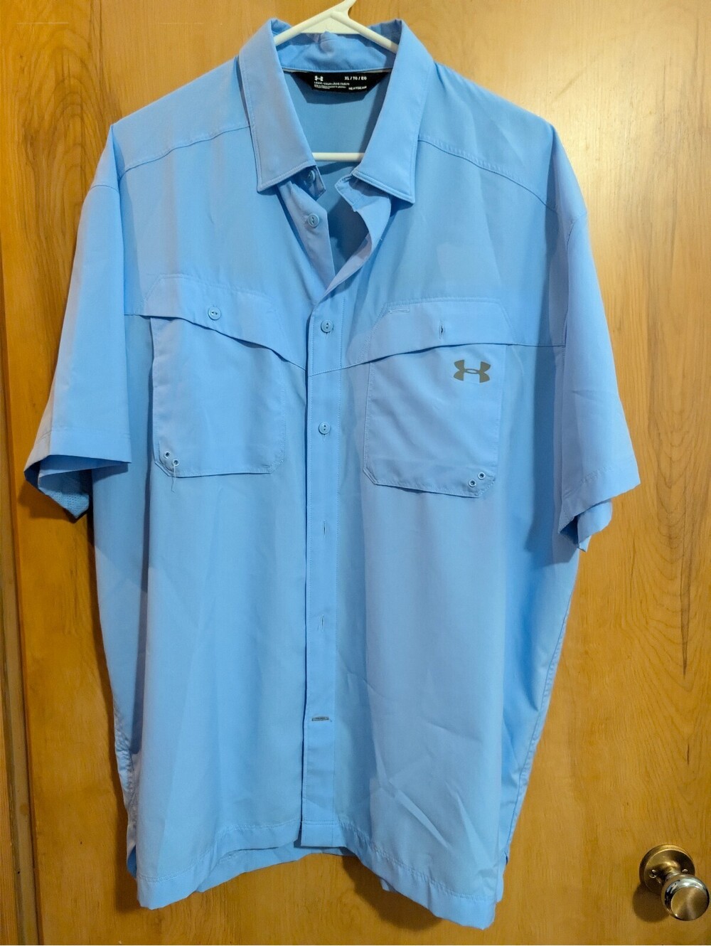 Under Armour Men's Loose Fit HeatGear Button-Up Shirt XL Light Blue